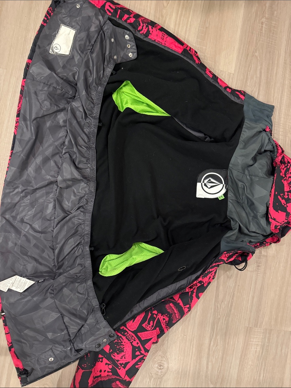 Volcom Volume Insulated Jacket - Picture 10 of 13
